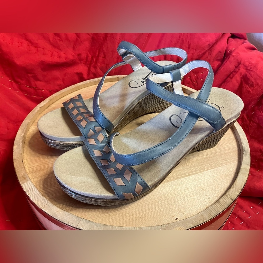 Umberto Raffini Oleander Wedge Open Toe Strappy Sandal Arch Support Sz 8.5/EU 39